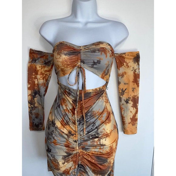 OFF THE SHOULDER CUT OUT DRESS MEDIUM - Picture 5 of 8